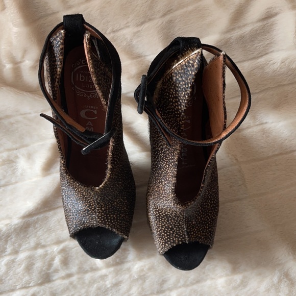 Hot Jeffrey Campbell heels 8.5 - Picture 3 of 7